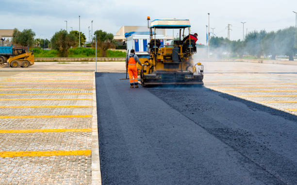 Best Driveway Paving Contractor  in Overland, MO